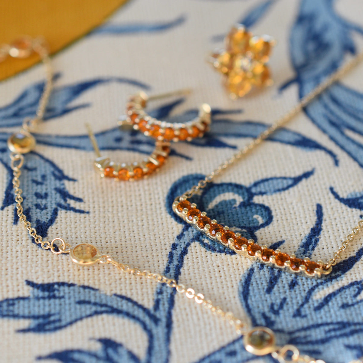 Rosecliff Citrine Bar Necklace in 14k Gold (November)