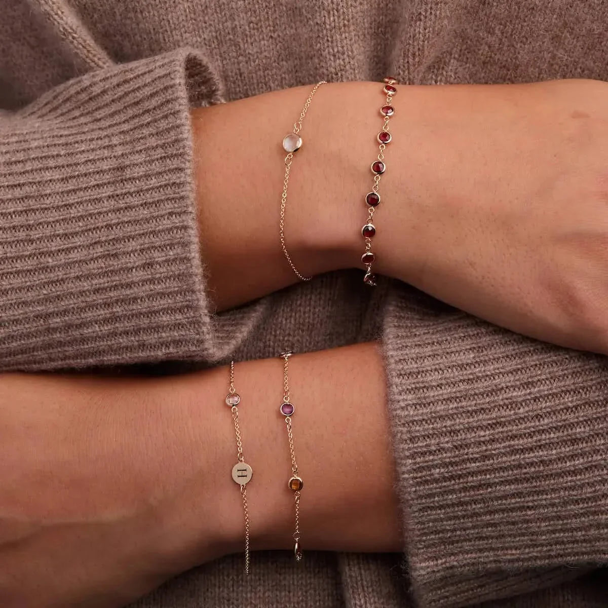 Newport Garnet Bracelet in 14k Gold (January)