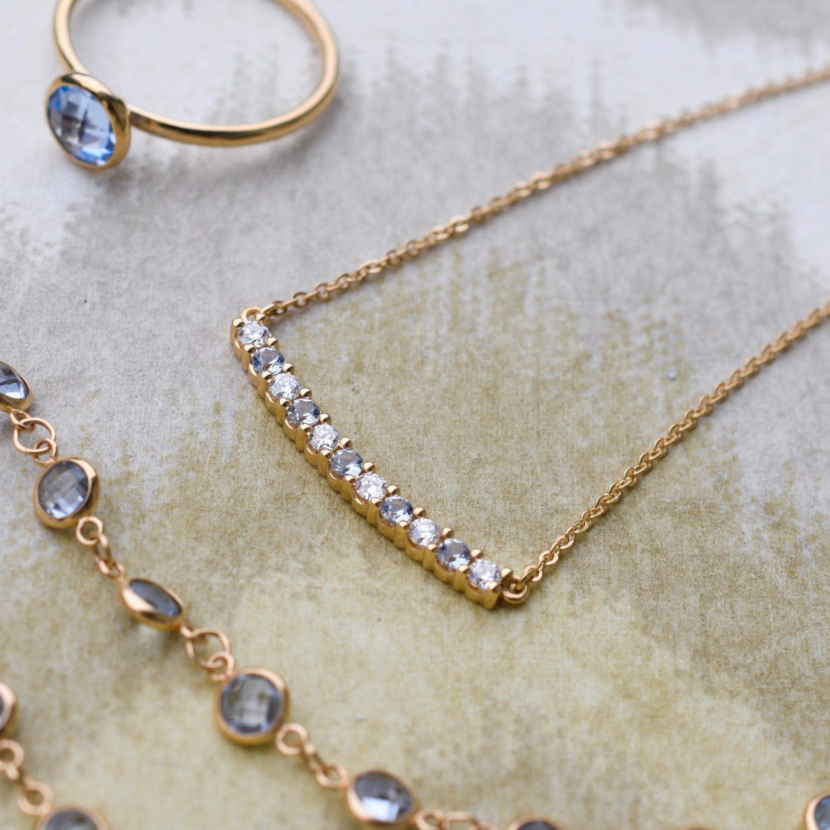 Rosecliff Bar Necklace in 14k Gold
