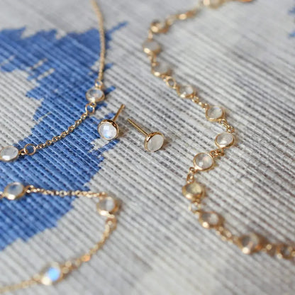 Newport Moonstone Necklace in 14k Gold (June)