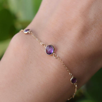 1 Grand & 4 Petite Amethyst Bracelet in 14k Gold (February)