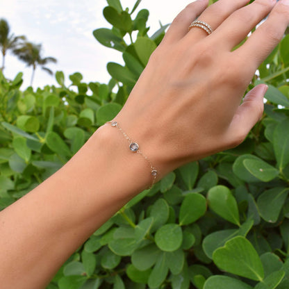 1 Grand & 4 Petite Aquamarine Bracelet in 14k Gold (March)