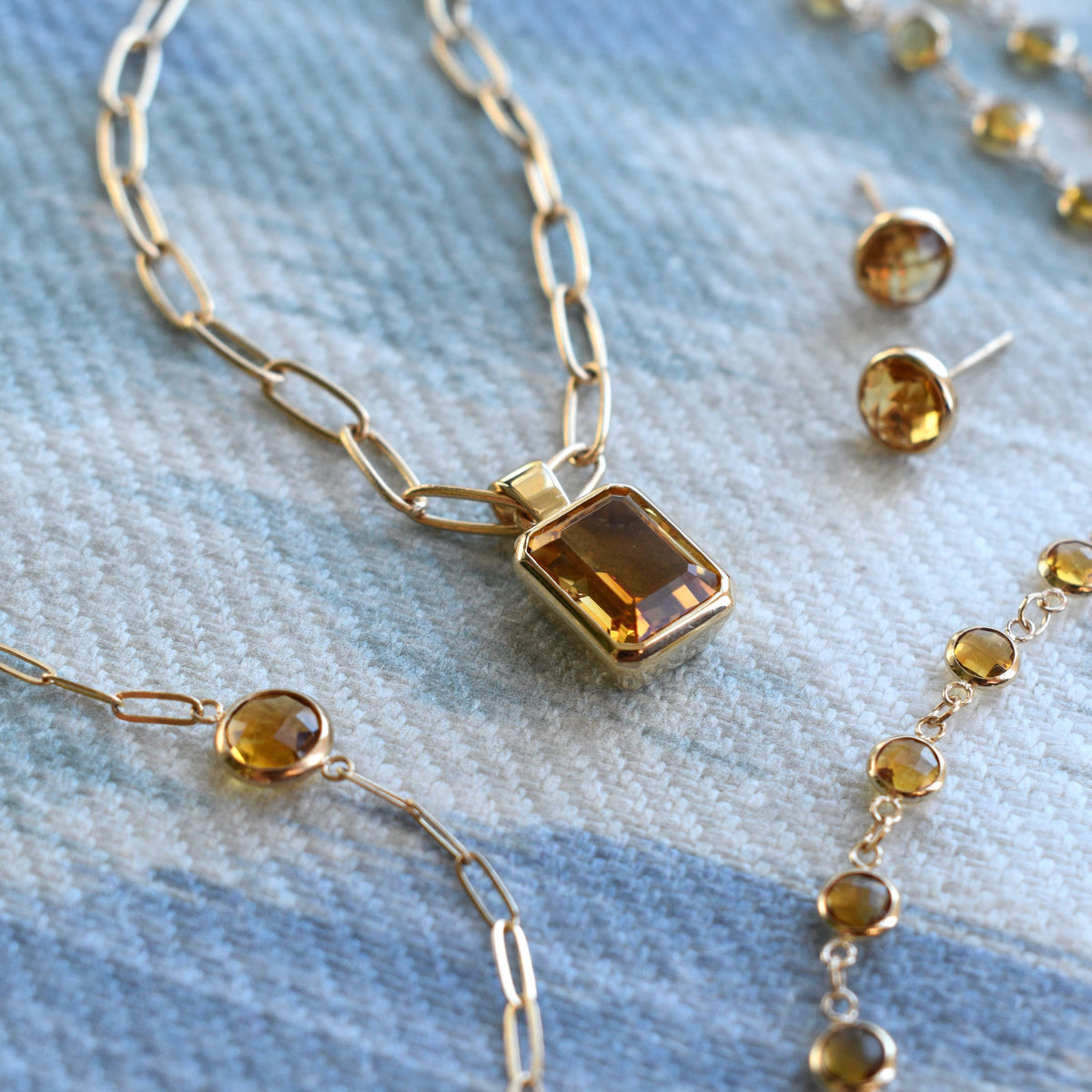 Warren Citrine Pendant in 14k Gold (November)