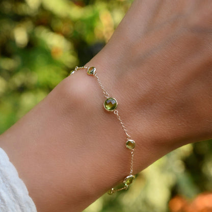 Bayberry Grand & Petite 7 Peridot Bracelet in 14k Gold (August)