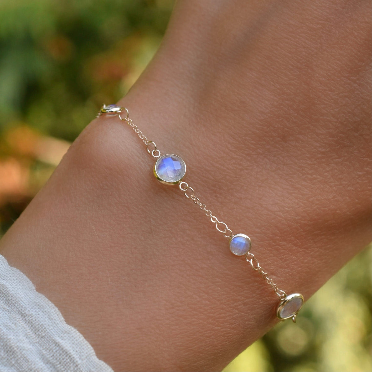Bayberry Grand & Petite 7 Moonstone Bracelet in 14k Gold (June)