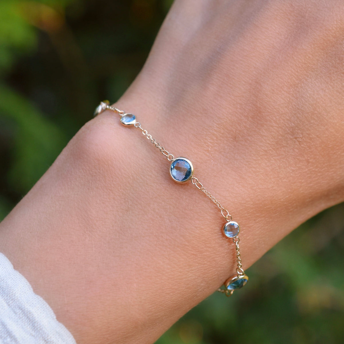 Bayberry Grand & Petite 7 Nantucket Blue Topaz Bracelet in 14k Gold (December)