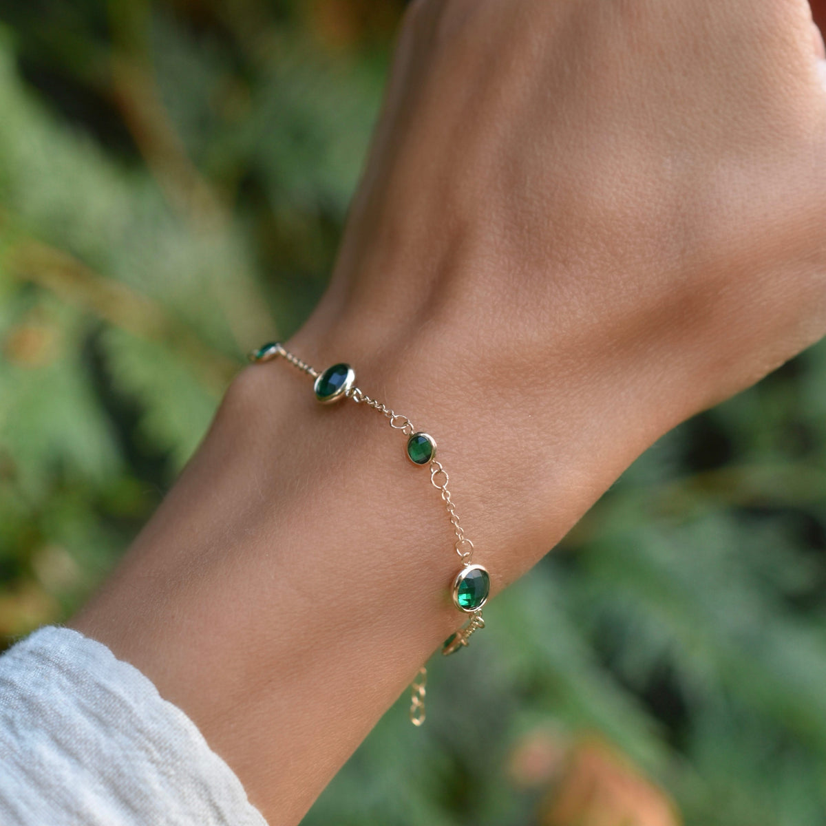 Bayberry Grand & Petite 7 Emerald Bracelet in 14k Gold (May)