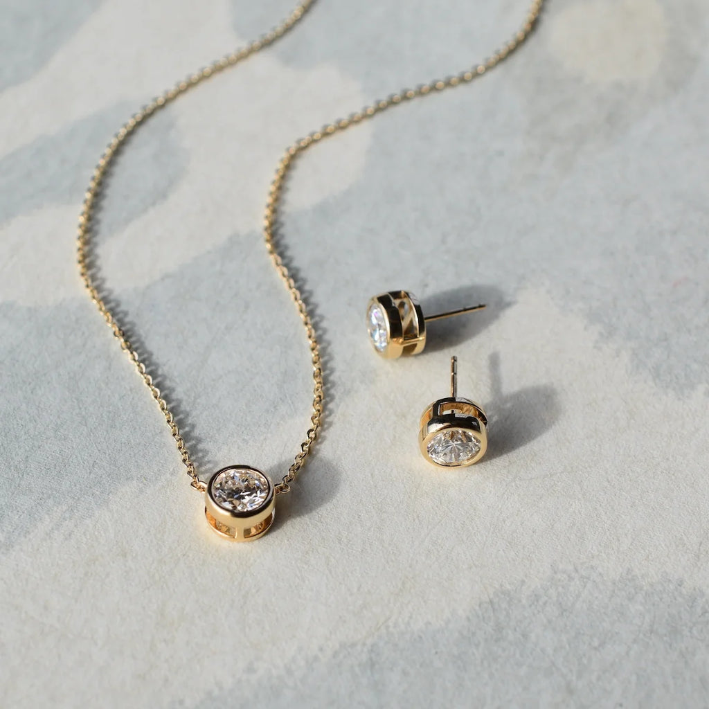Jamestown Diamond Stud Earrings in 14k Gold (April)