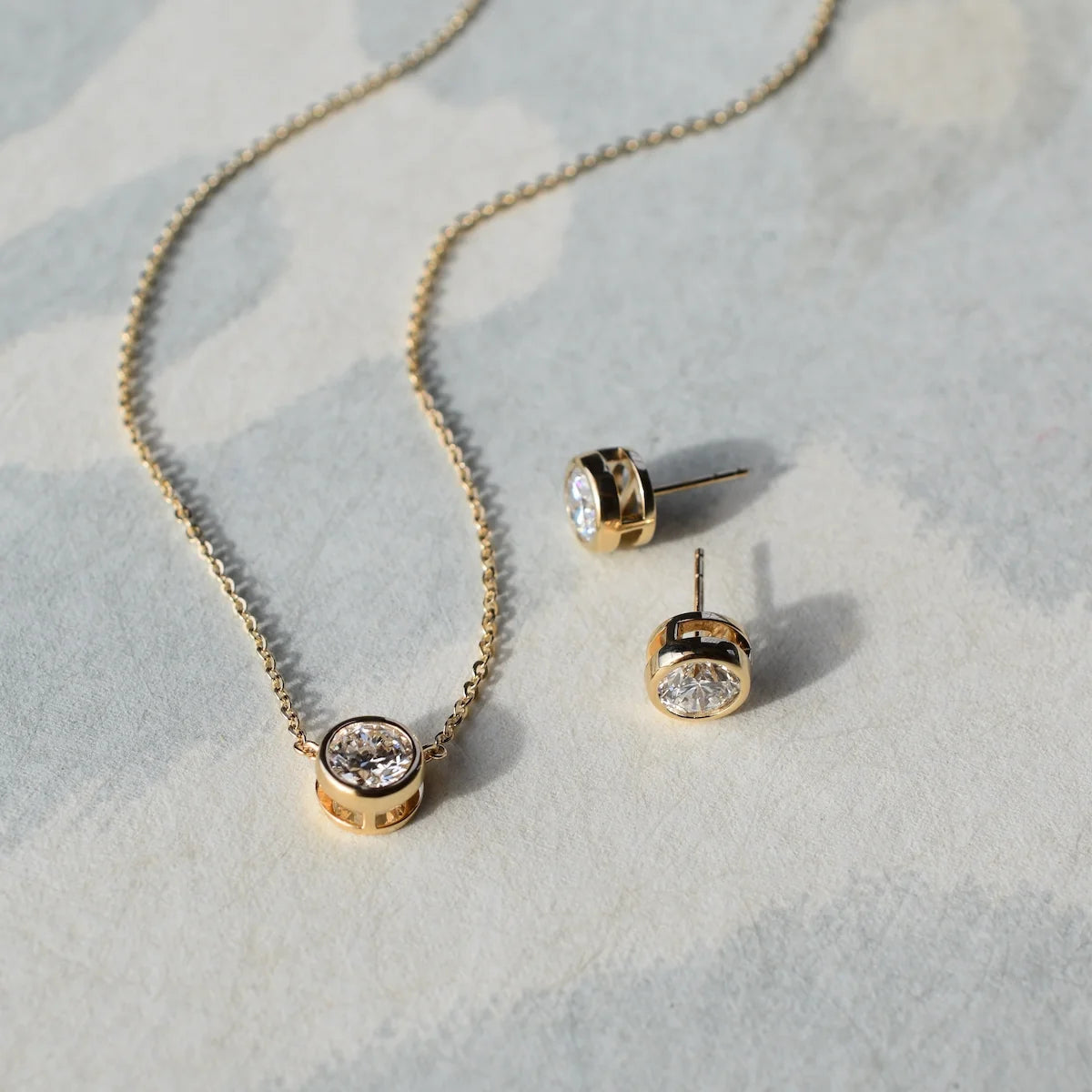 Jamestown Diamond Solitaire Necklace in 14k Gold (April)