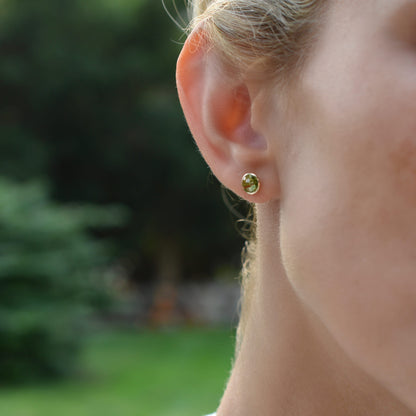 Grand 1 Peridot Necklace and Earrings Set in 14k Gold (August)
