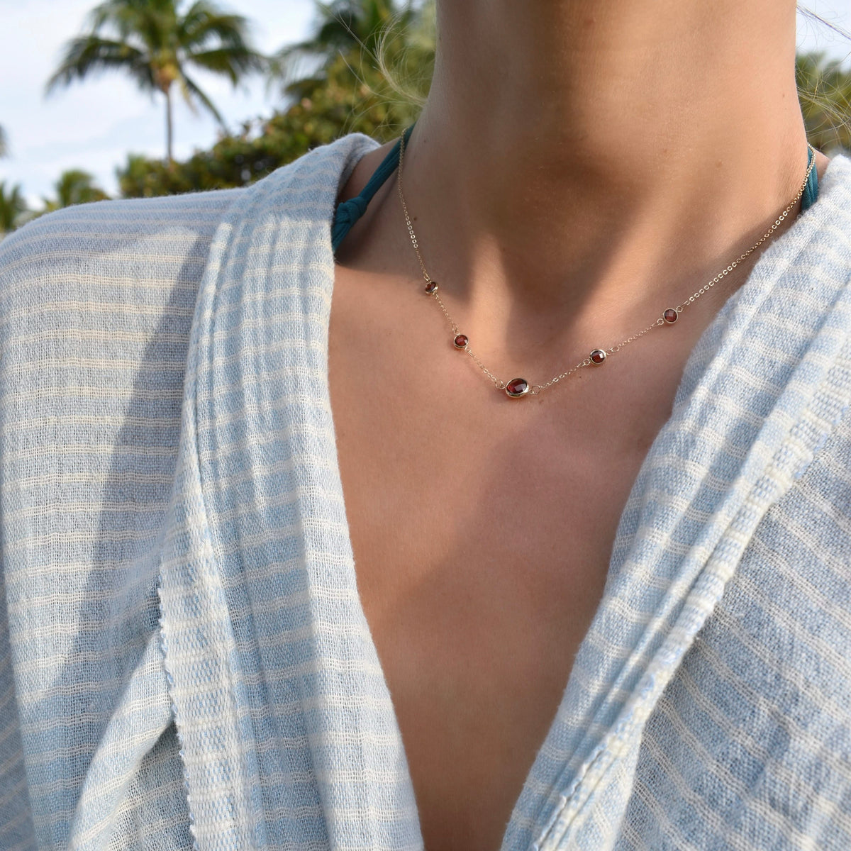 1 Grand & 4 Petite Garnet Necklace in 14k Gold (January)