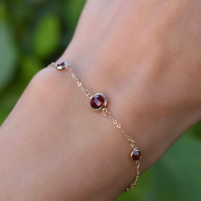 1 Grand & 4  Petite Garnet Bracelet in 14k Gold (January)