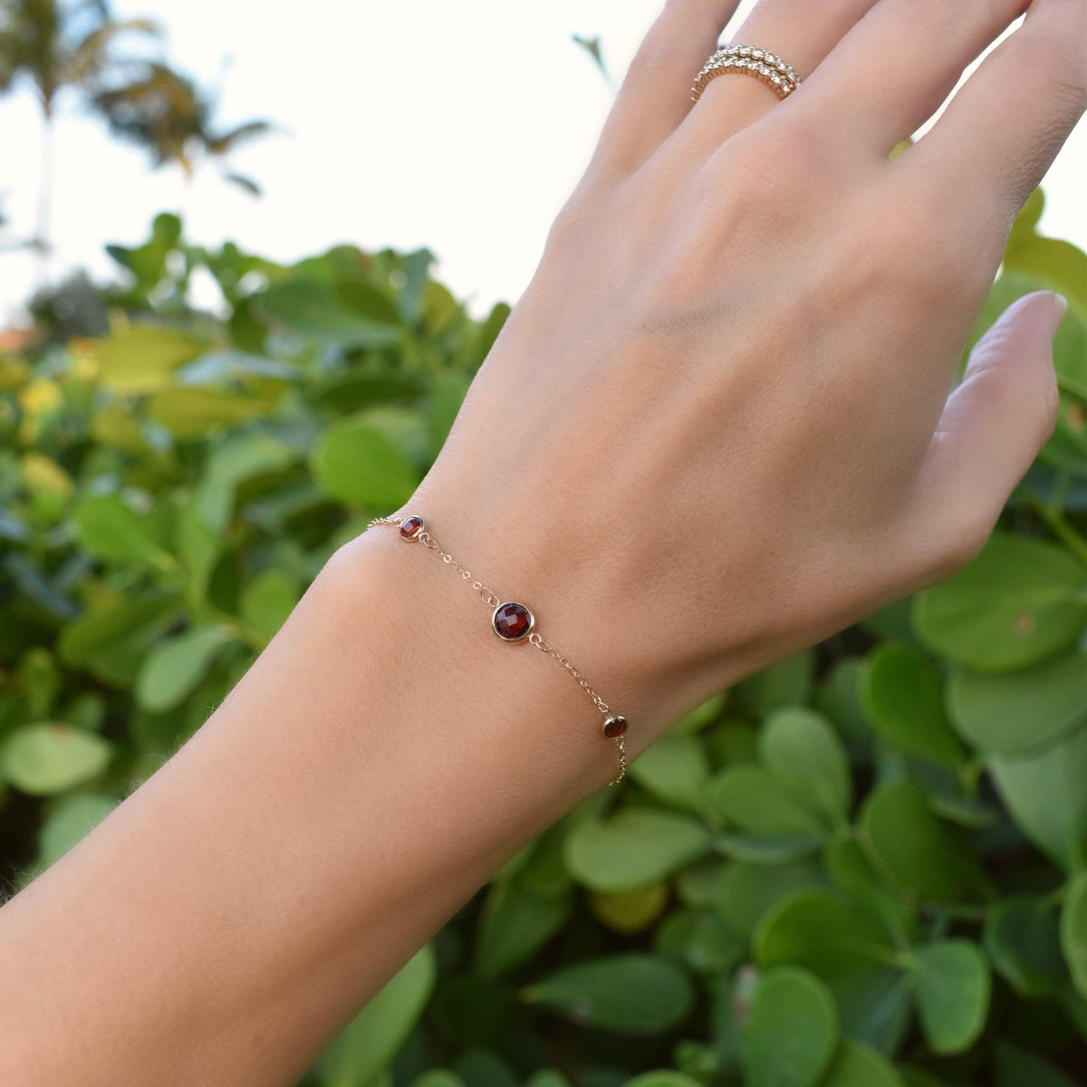 1 Grand & 4  Petite Garnet Bracelet in 14k Gold (January)
