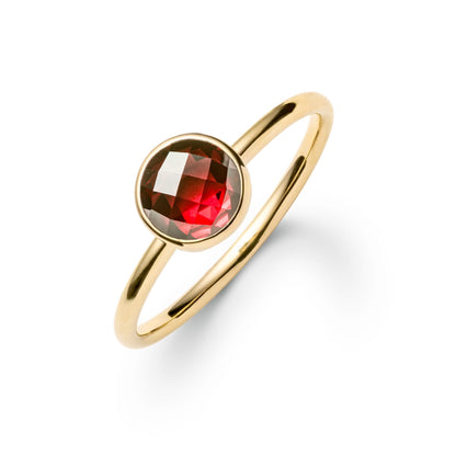 Grand Garnet Ring in 14k Gold (January)