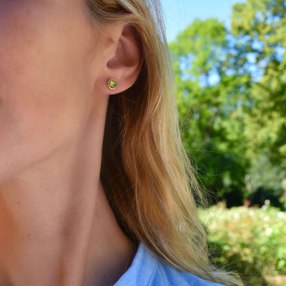 Grand Peridot Stud Earrings in 14k Gold (August)