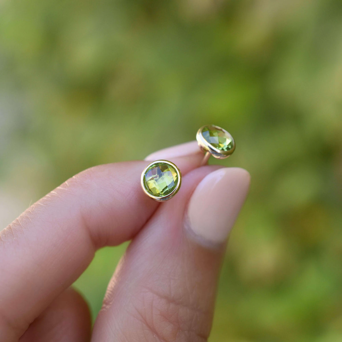 Grand Peridot Stud Earrings in 14k Gold (August)