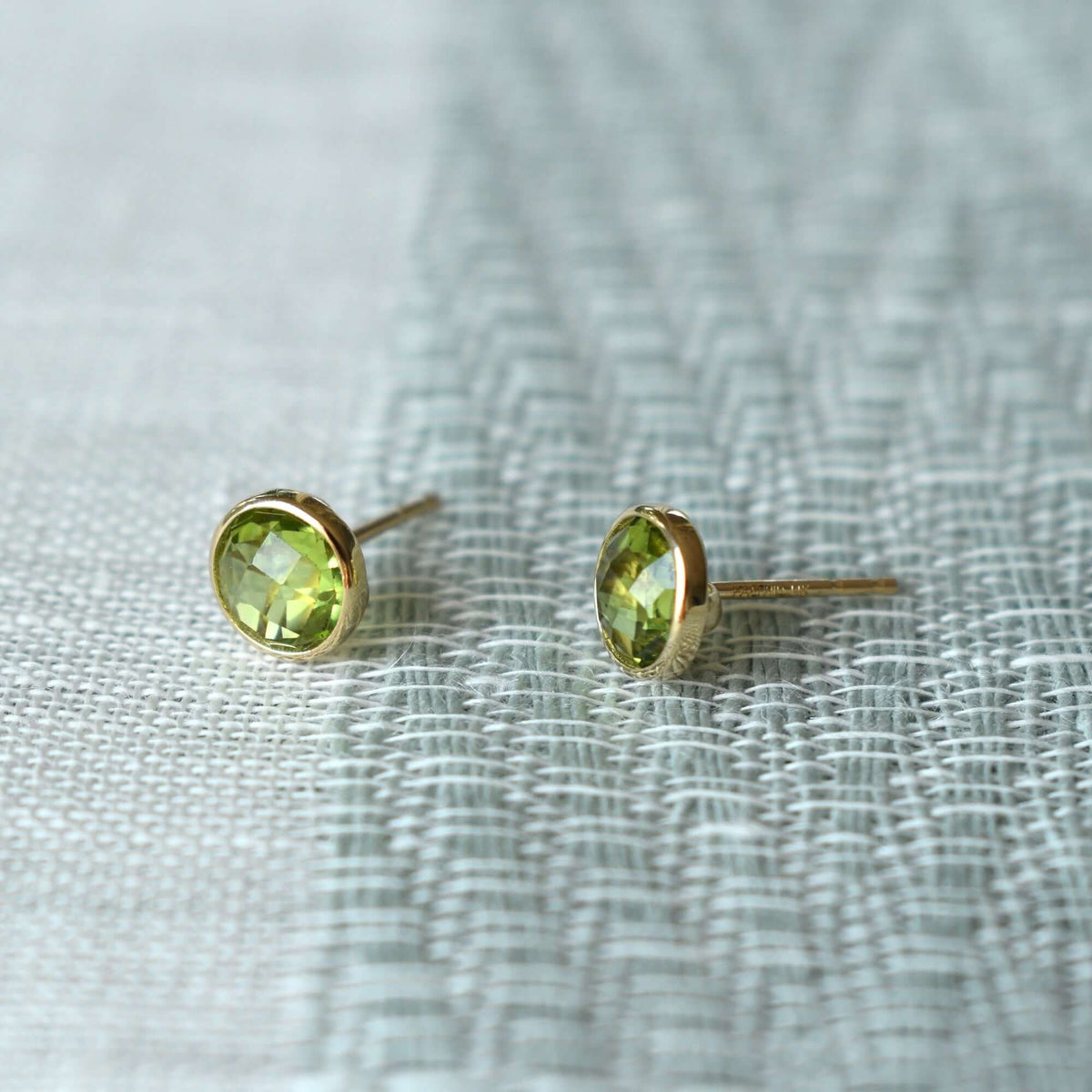 Grand Peridot Stud Earrings in 14k Gold (August)