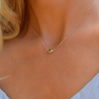Grand 1 Peridot Necklace and Earrings Set in 14k Gold (August)
