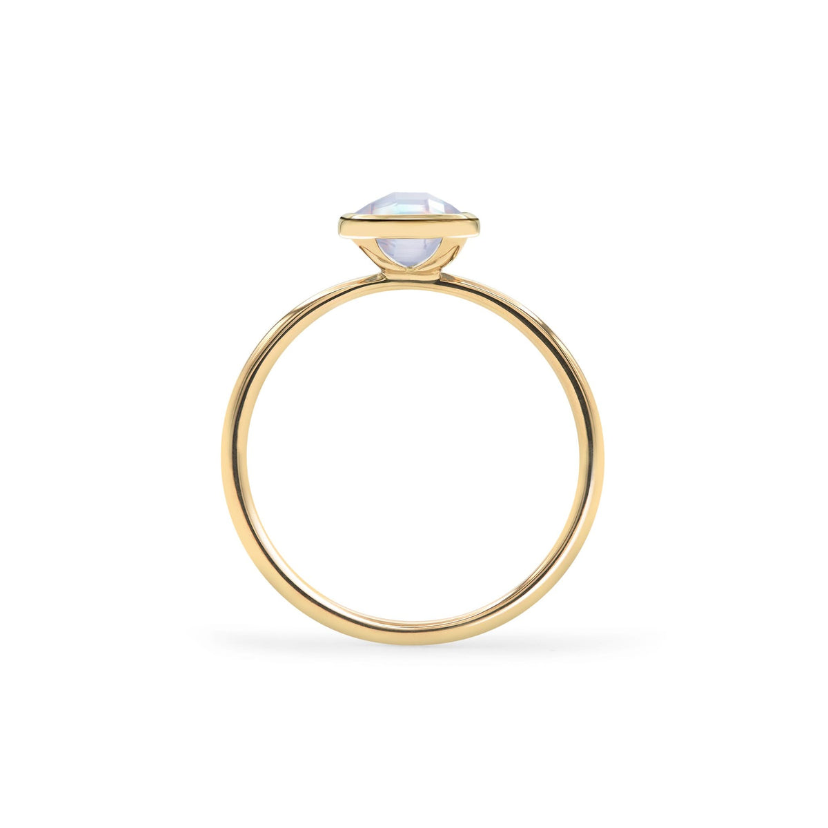 Grand Moonstone Ring in 14k Gold (June)