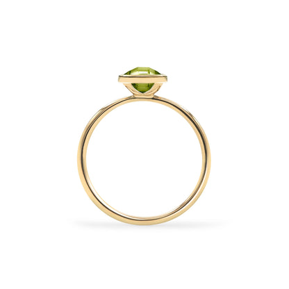 Grand Peridot Ring in 14k Gold (August)