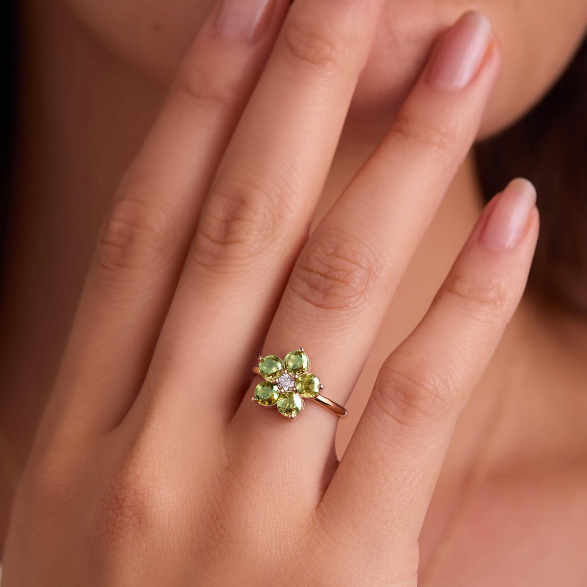 Greenwich Flower Peridot & Diamond Ring in 14k Gold (August)