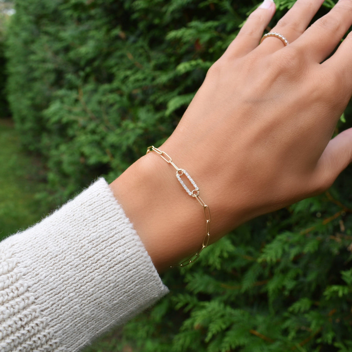 Adelaide 1 Pavé Diamond Link Bracelet in 14k Gold (April)