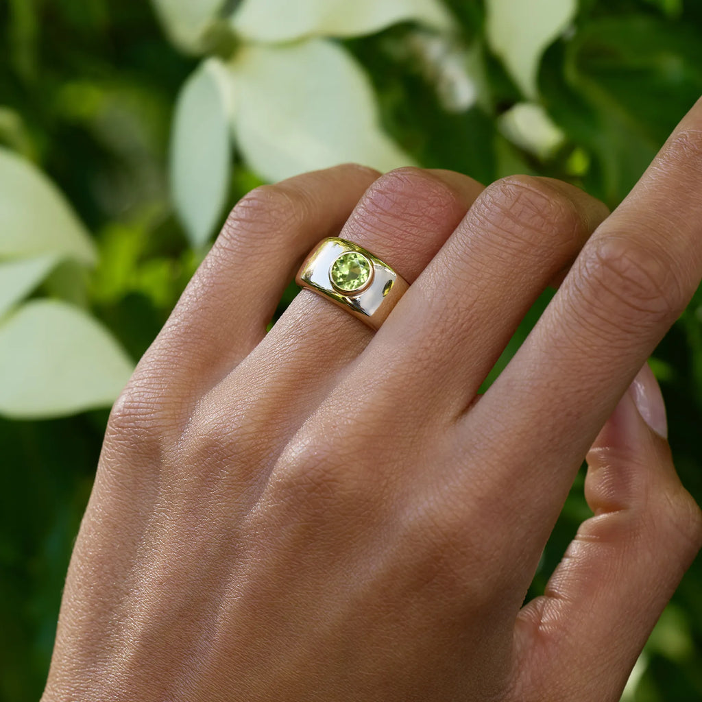 Jamestown Peridot Band Ring in 14k Gold (August)