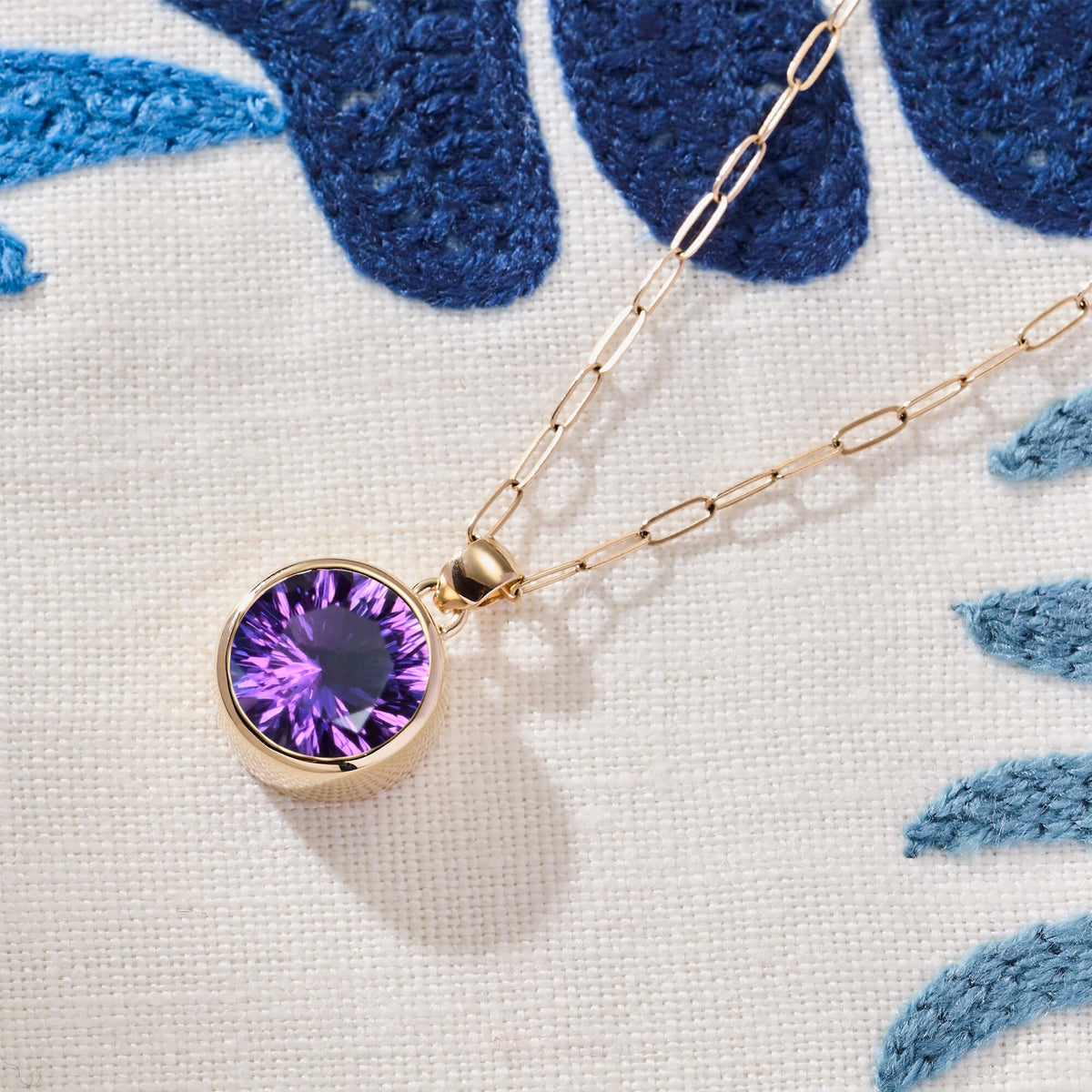 Jamestown Amethyst Pendant in 14k Gold (February)