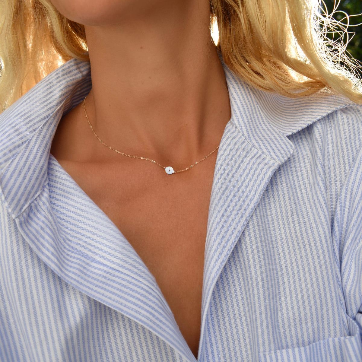 Letter I Necklace in 14k Gold