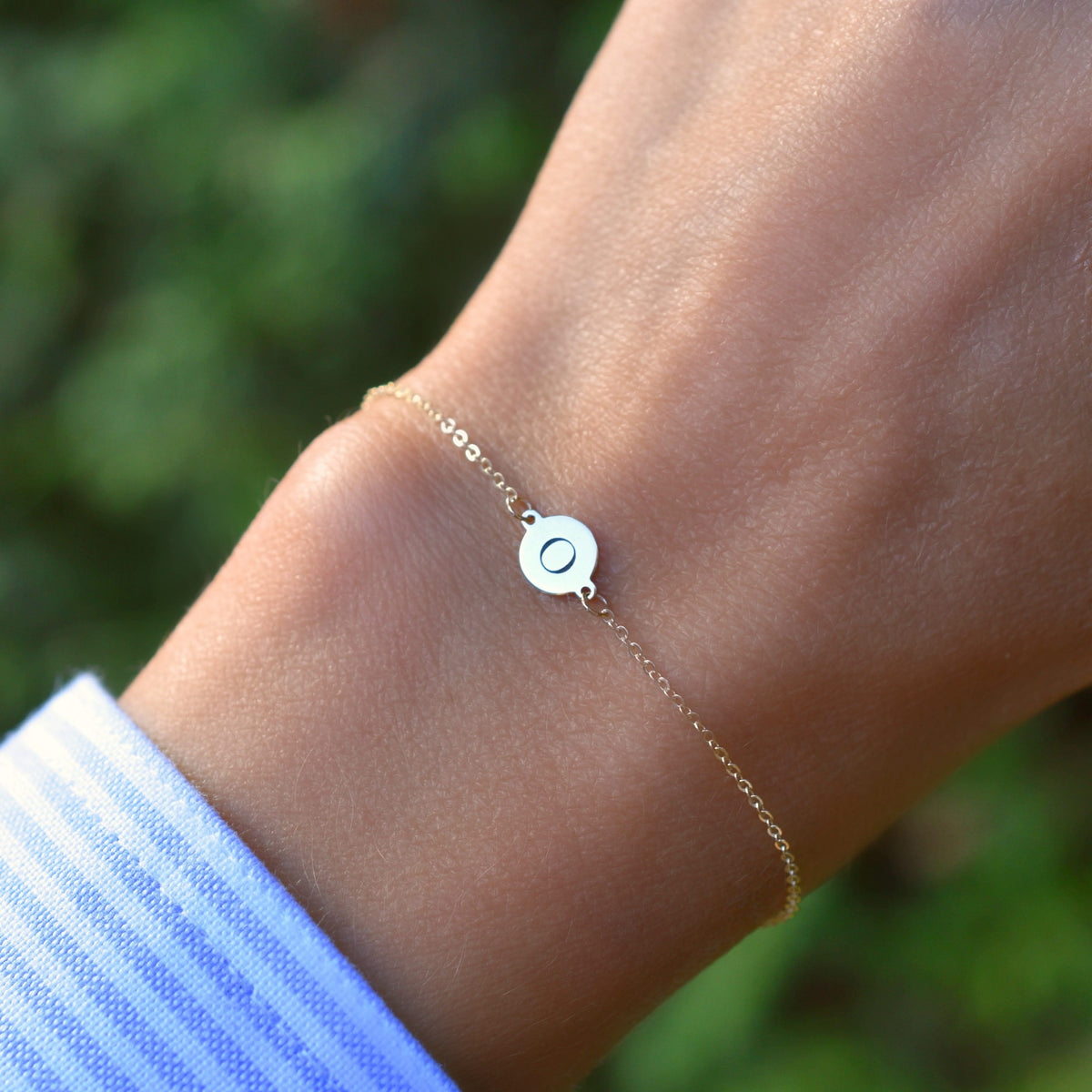 Letter O Bracelet in 14k Gold