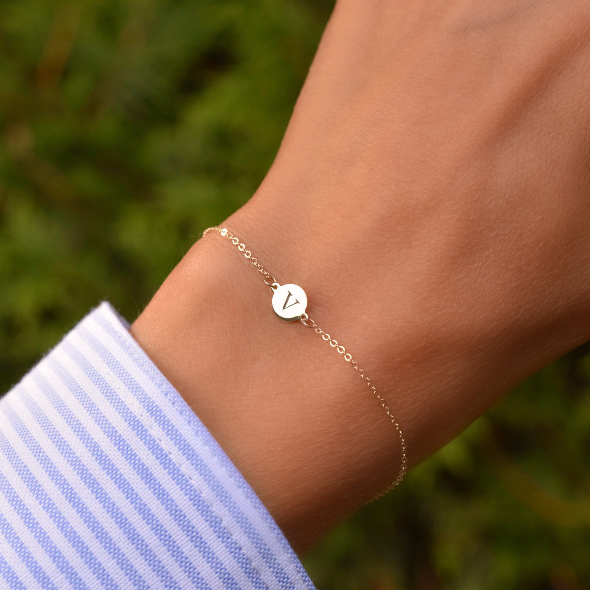 Letter V Bracelet in 14k Gold