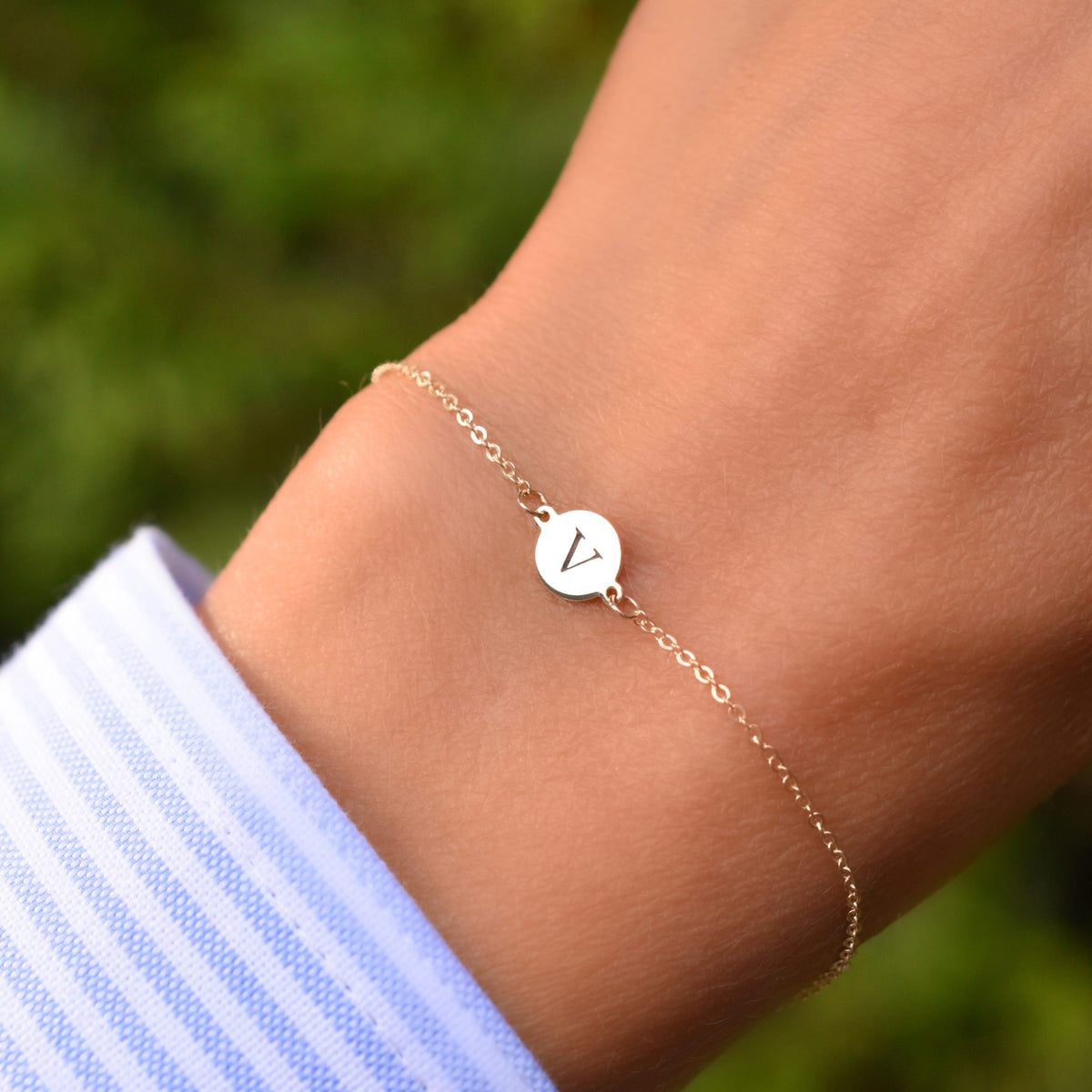 Letter V Bracelet in 14k Gold