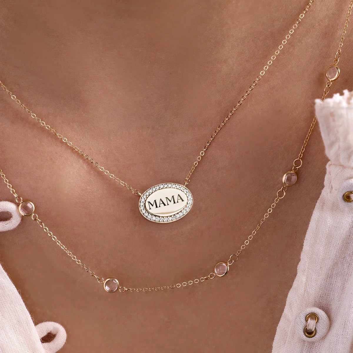 Mama Pavé Oval Necklace in 14k Gold