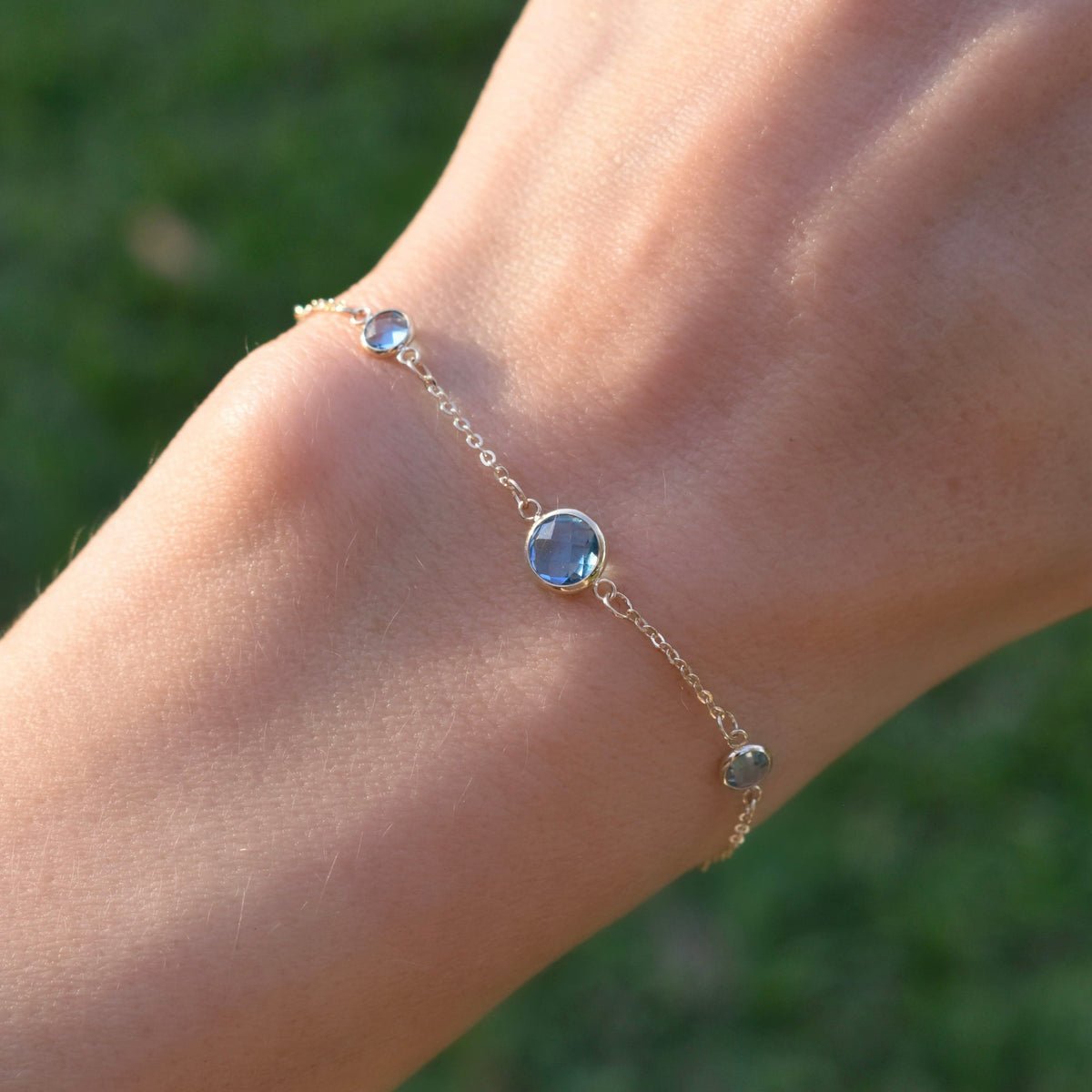 1 Grand & 4 Petite Nantucket Blue Topaz Bracelet in 14k Gold (December)