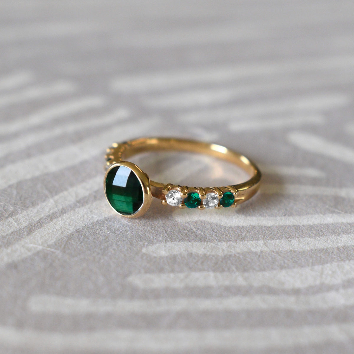 Rosecliff Grand Emerald Ring in 14k Gold (May)