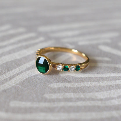 Rosecliff Grand Emerald Ring in 14k Gold (May)