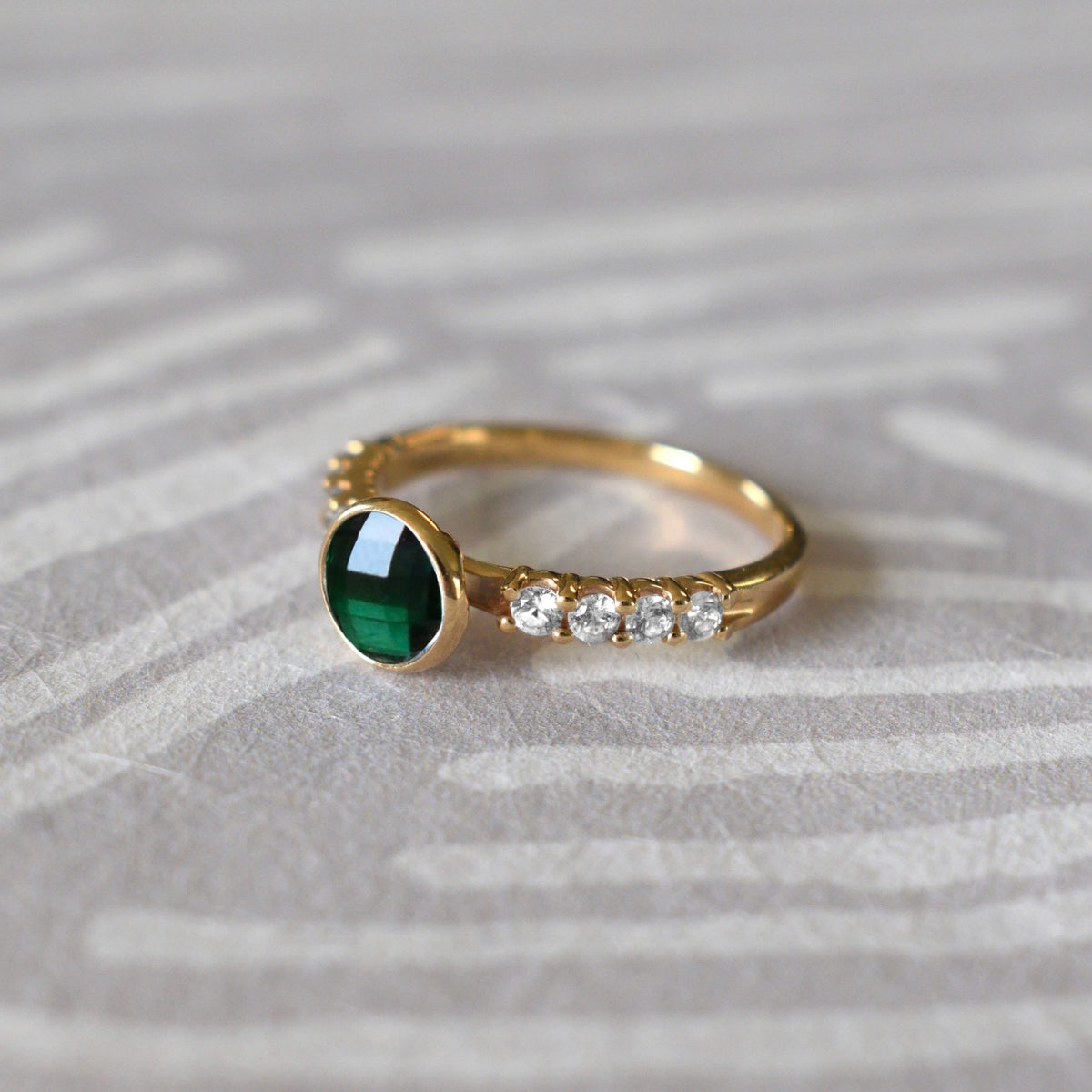 Rosecliff Grand Emerald Ring in 14k Gold (May)