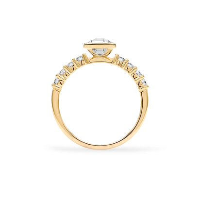 Rosecliff Grand White Topaz Ring in 14k Gold (April)