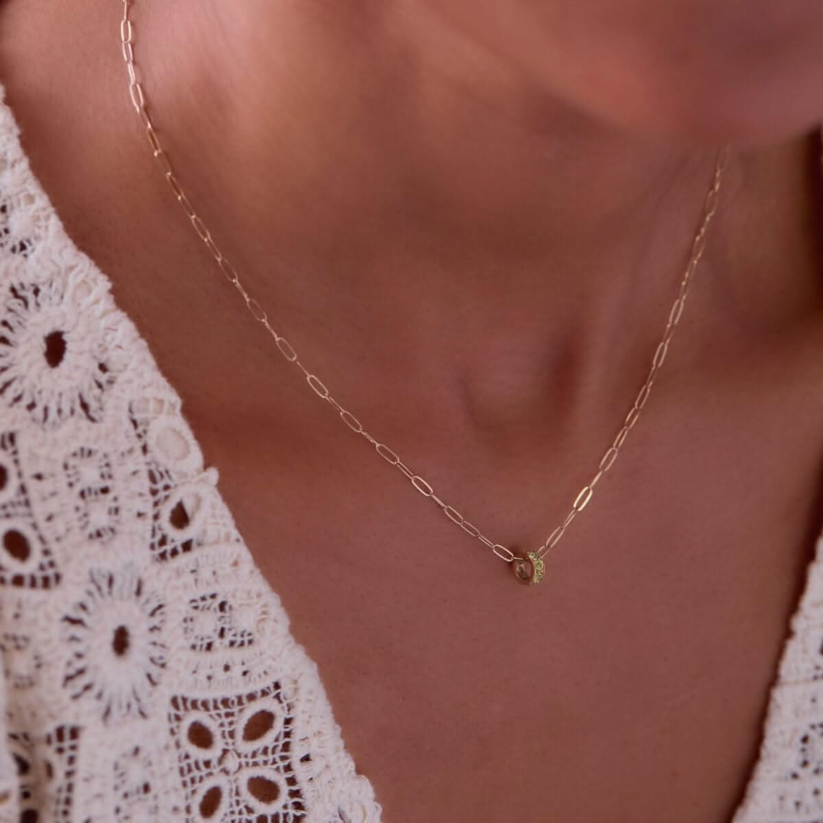 Rosecliff Peridot Bead in 14k Gold (August)