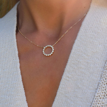 Rosecliff Circle Diamond Necklace in 14k Gold (April)