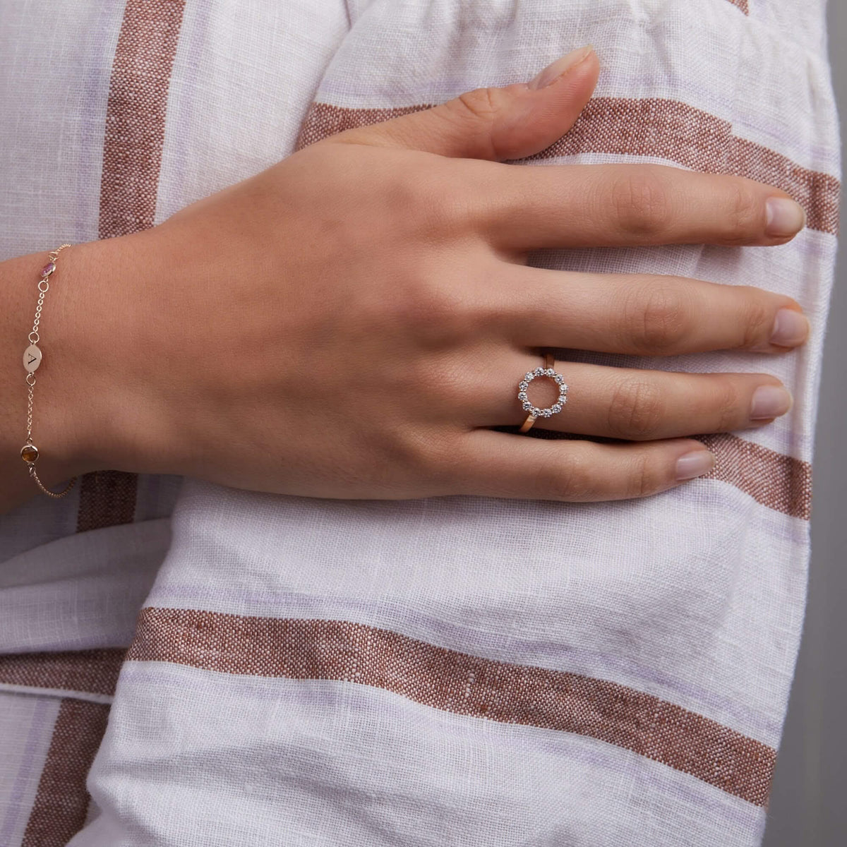 Rosecliff Small Circle Birthstone Ring in 14k Gold