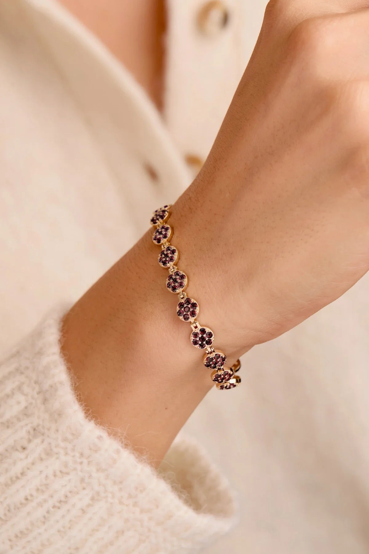 Rosecliff Tennis Garnet Bracelet in 14k Gold (January)