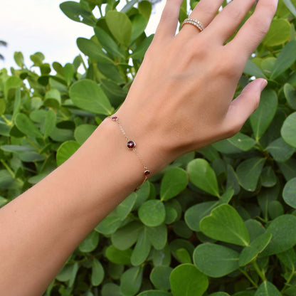 1 Grand & 4 Petite Ruby Bracelet in 14k Gold (July)