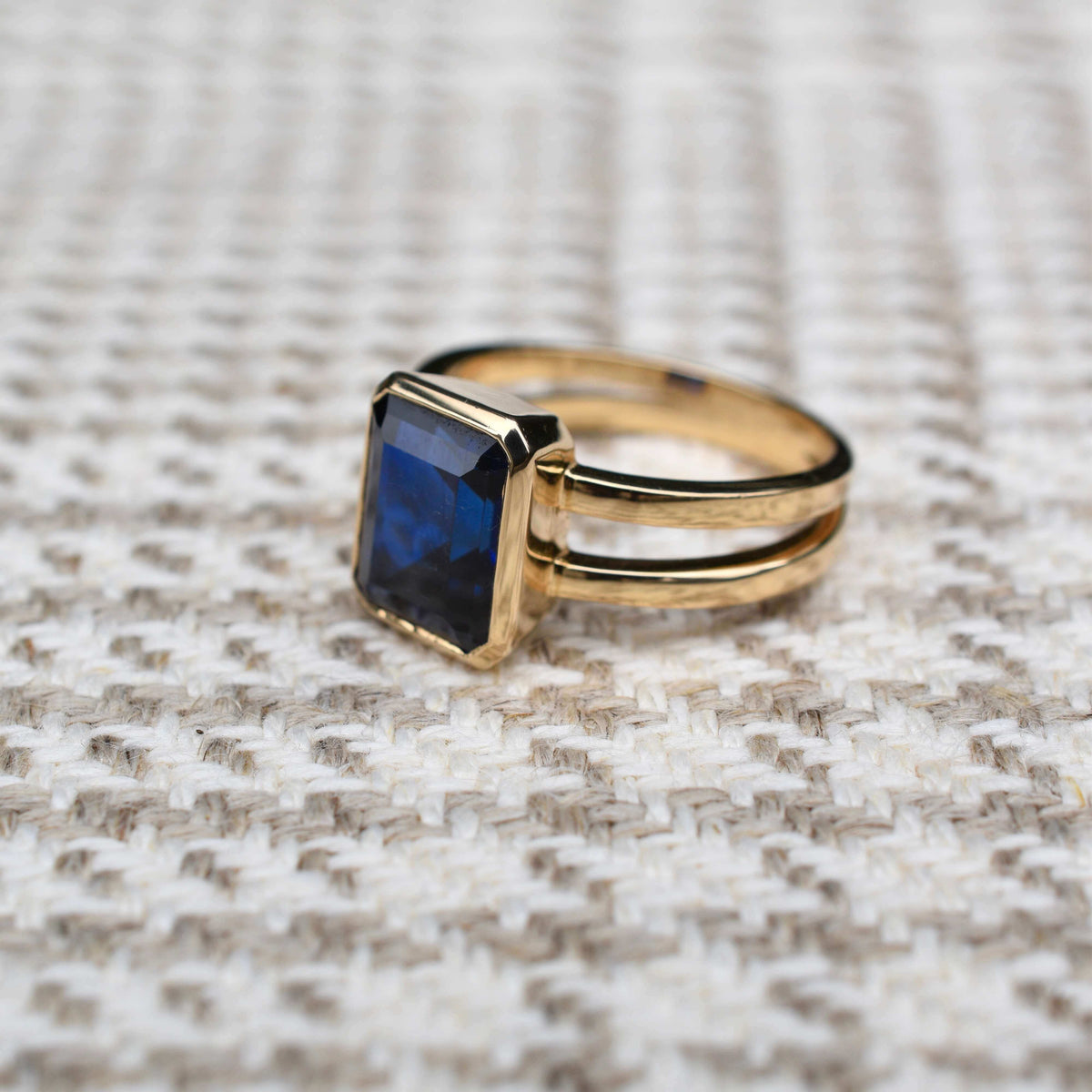 Warren Vertical Sapphire Ring in 14k Gold (September)