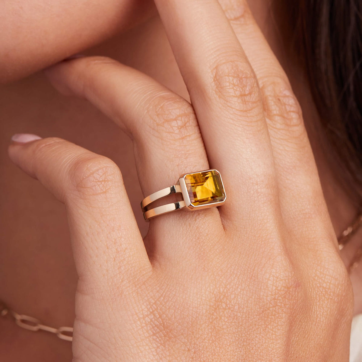 Warren Horizontal Citrine Ring in 14k Gold (November)