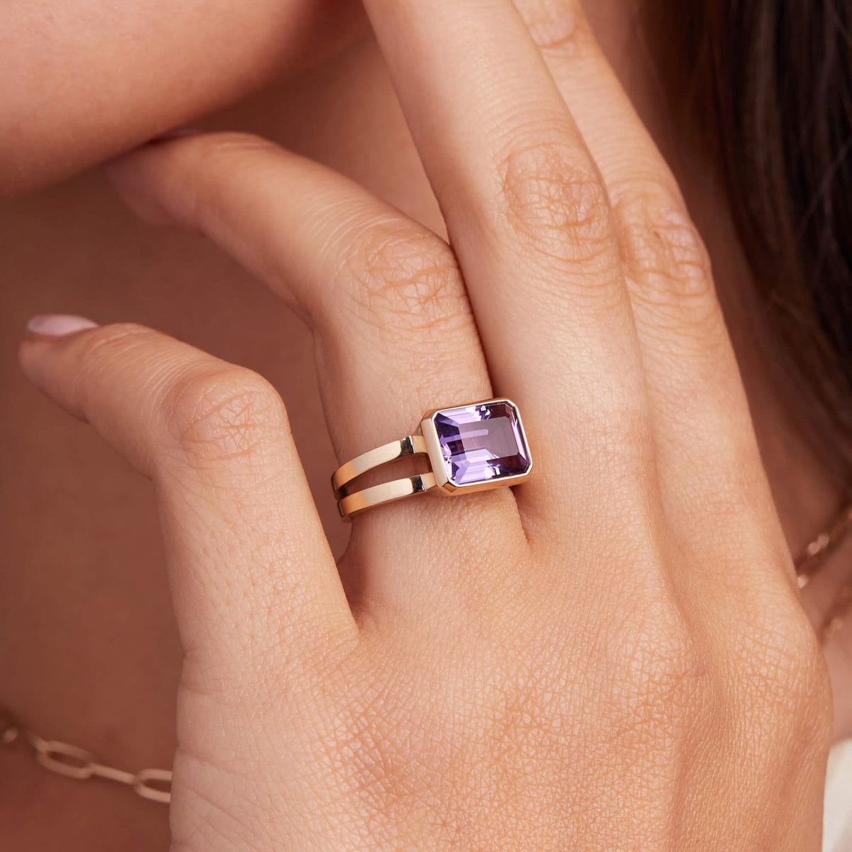 Warren Horizontal Amethyst Ring in 14k Gold (February)