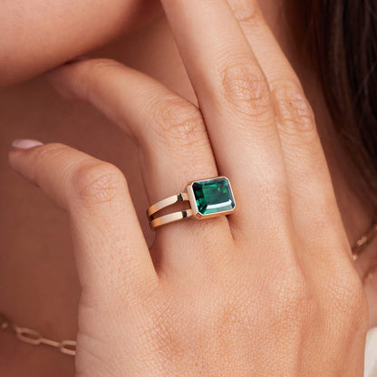 Warren Horizontal Emerald Ring in 14k Gold (May)