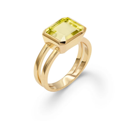 Warren Horizontal Lemon Verbena Quartz Ring in 14k Gold (August)