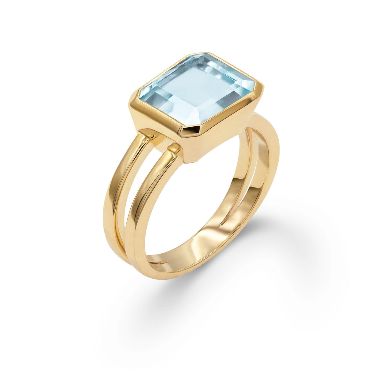 Warren Horizontal Nantucket Blue Topaz Ring in 14k Gold (December)