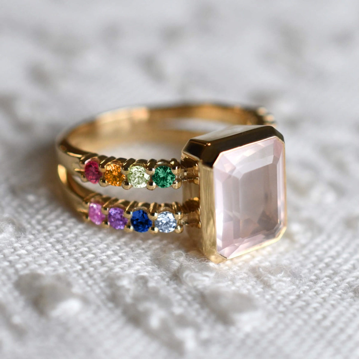 Rainbow Warren Vertical Ring in 14k Gold
